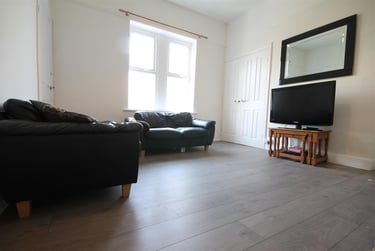 3 bed flat, Lyndhurst Avenue, Jesmond, Newcastle, NE23HH - Image 1